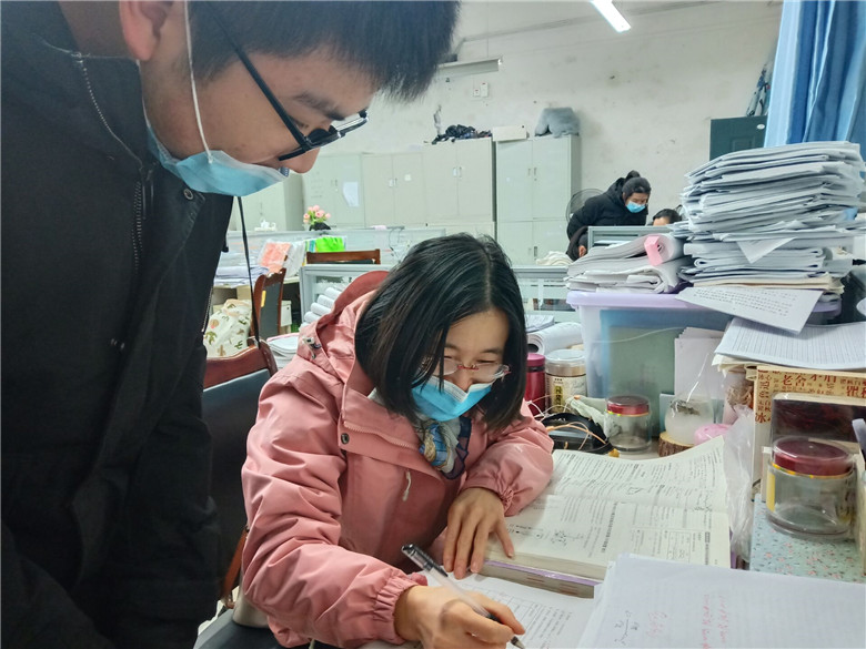 魅力与实力并存的杨菲菲老师