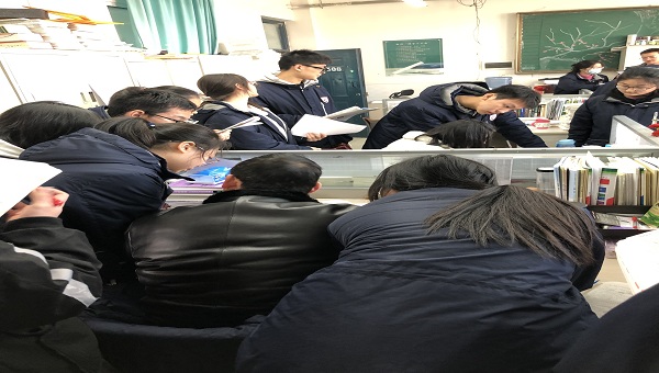 倾力付出     倾情陪伴
