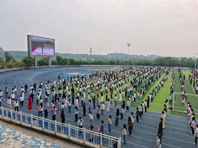 阳光大课间1.jpg