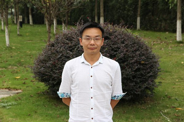 段永辉  英语教师  外语教研组长  年级主任 西南师